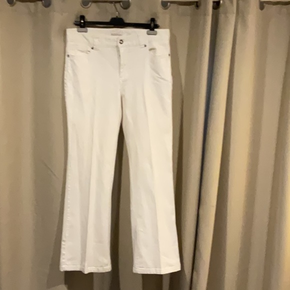 Are waist measurements 17 inches rise 11 inches 31 inches inseam - Picture 2 of 7